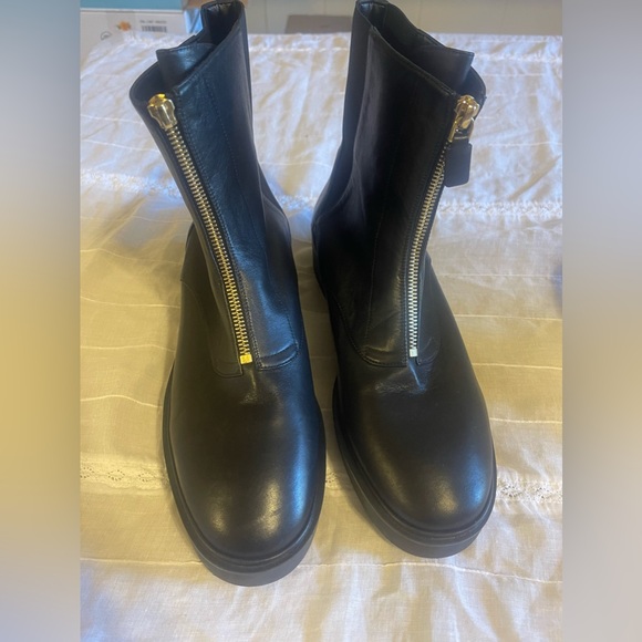 Stuart Weitzman Lodge Bootie 10 New FLAW - Picture 2 of 6